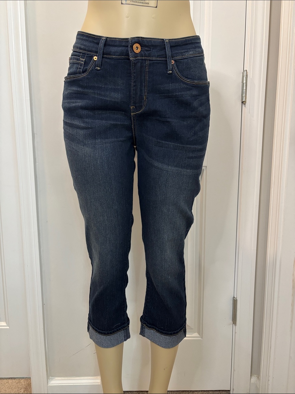 Signature by Levi Strauss Dark Indigo Cropped Jeans Size 10 NWT